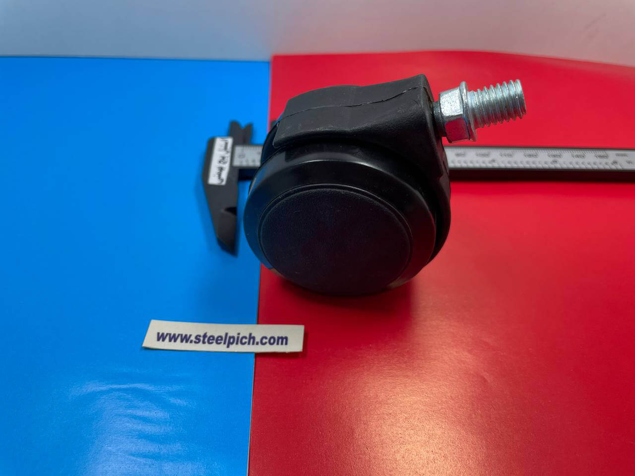 چرخ صندلی پیچی